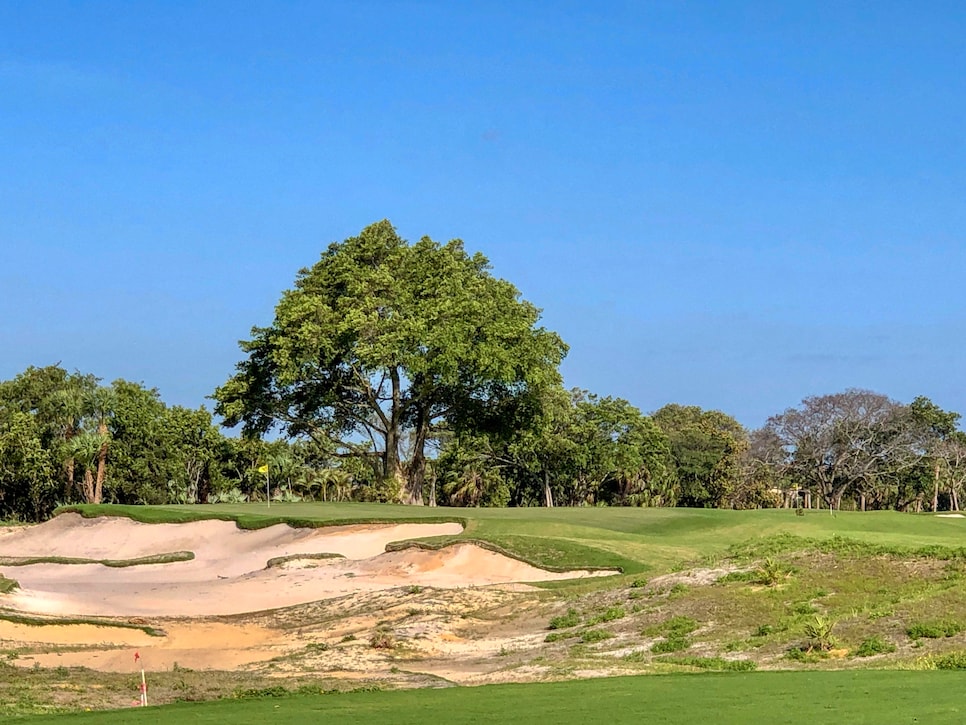 /content/dam/images/golfdigest/fullset/2023/1/The Park West Palm. hole 17.jpg